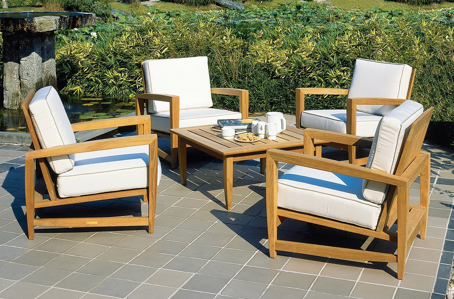 Indonesian teak outdoor furniture craftsmanship