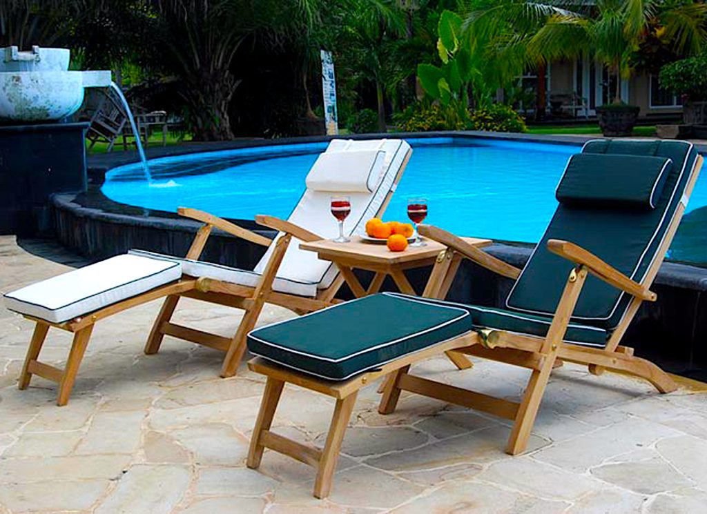 3-teck-chaises-loungers – teak outdoor furniture